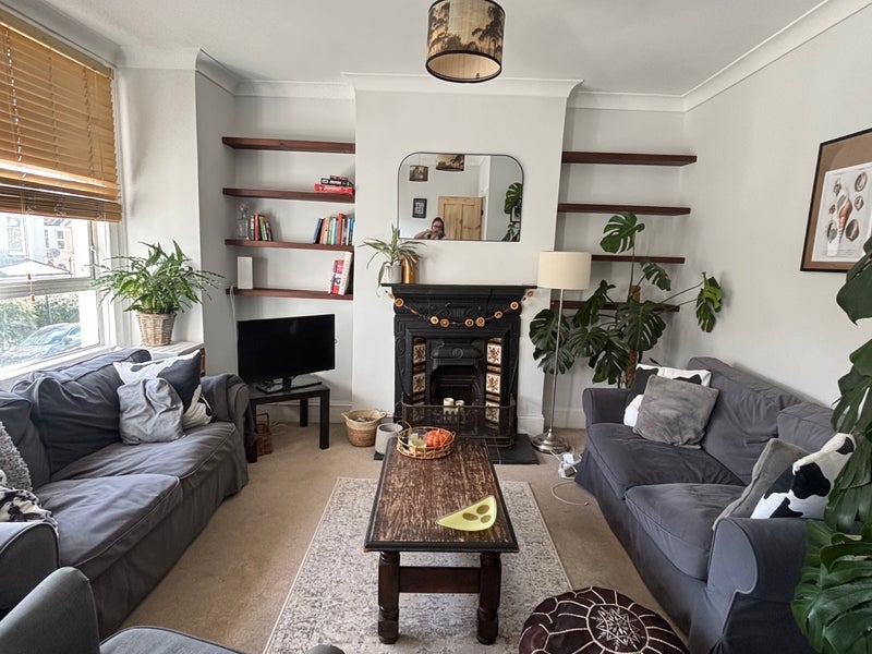 Room Astonville Street in Greater London