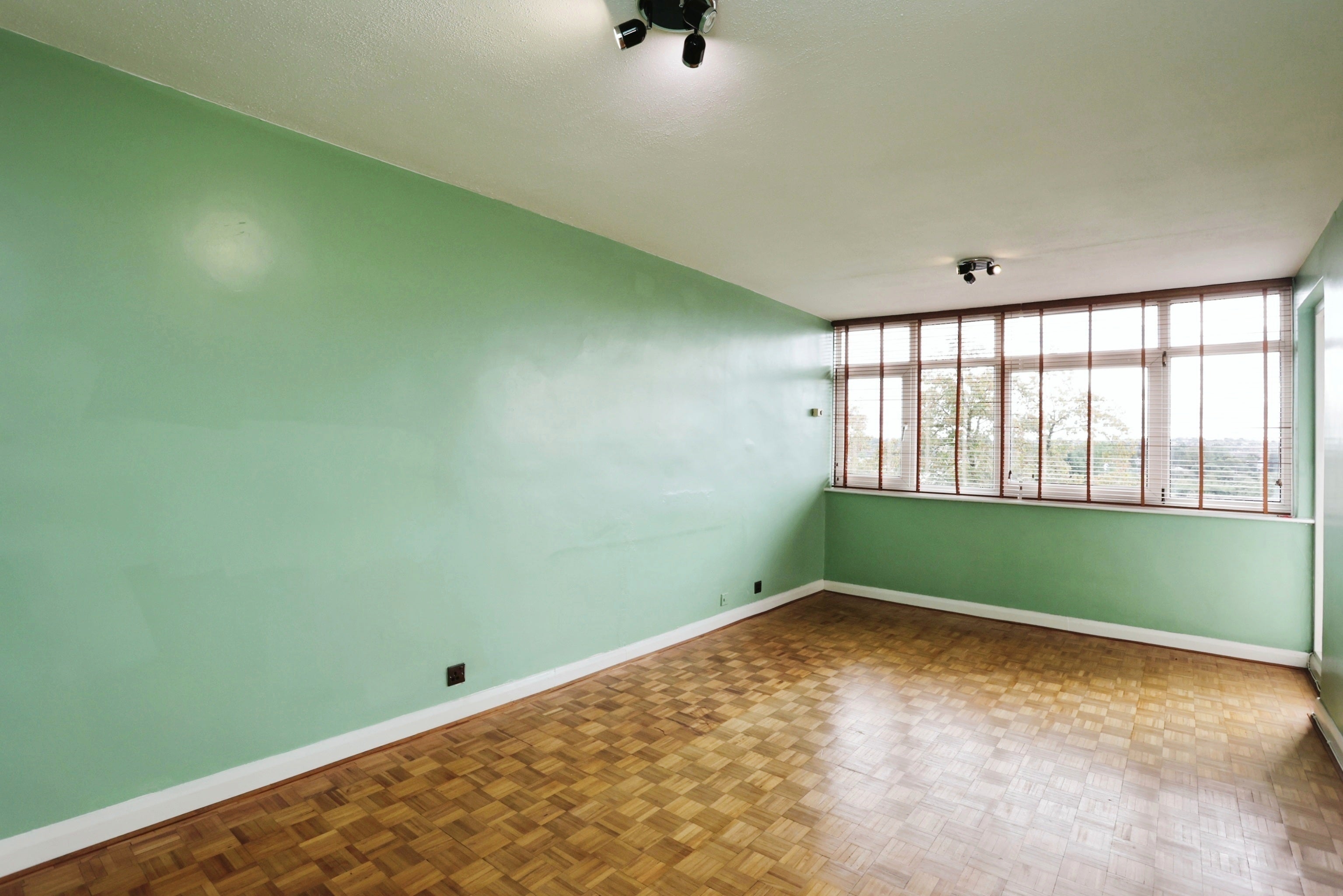 Flat Wilford Lane in Rushcliffe