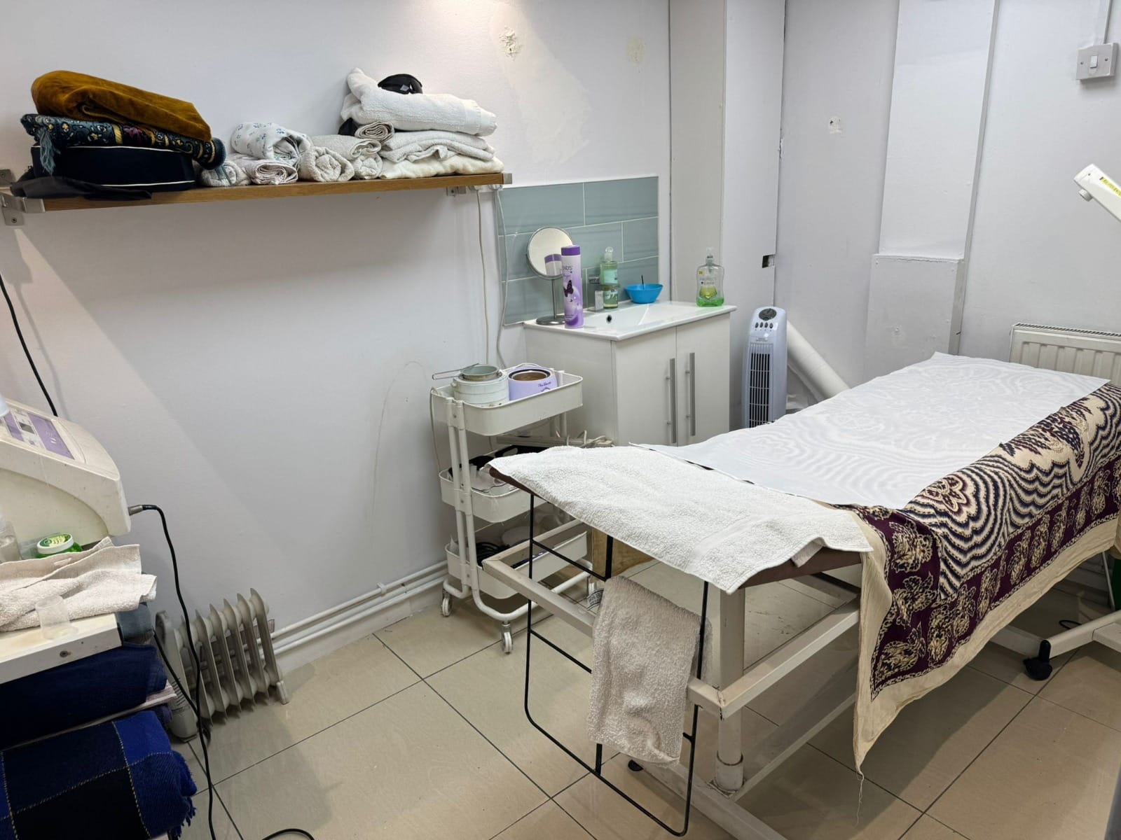 Room Cheetham Hill Road in Manchester