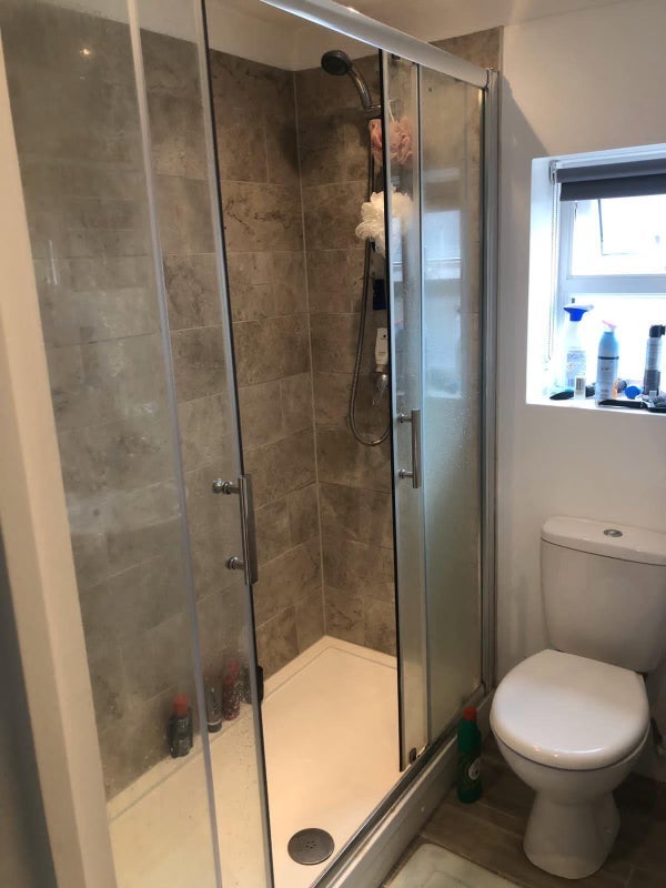 Room Commercial Way in Greater London