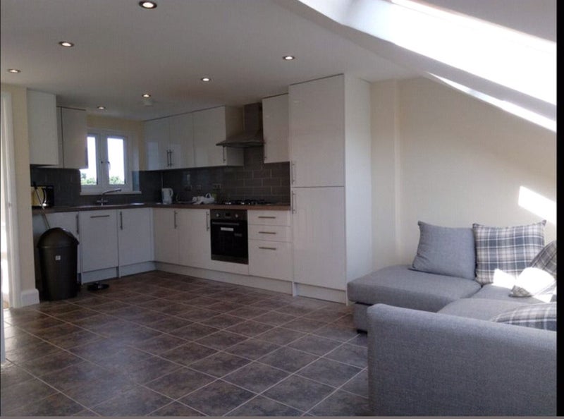 Room Commercial Way in Greater London
