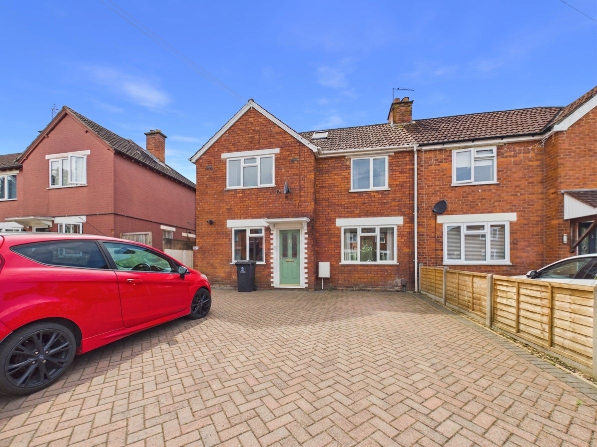 House Henley Place in Gloucester