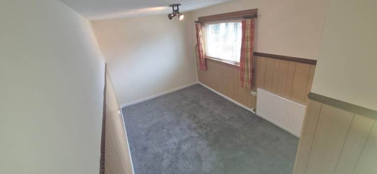 House Stirling Drive in Johnstone