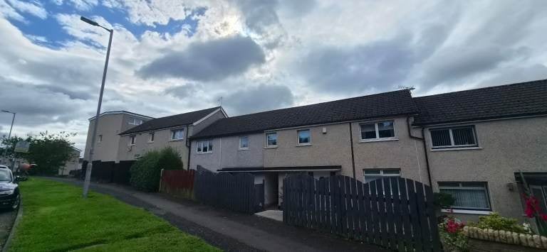 House Stirling Drive in Johnstone