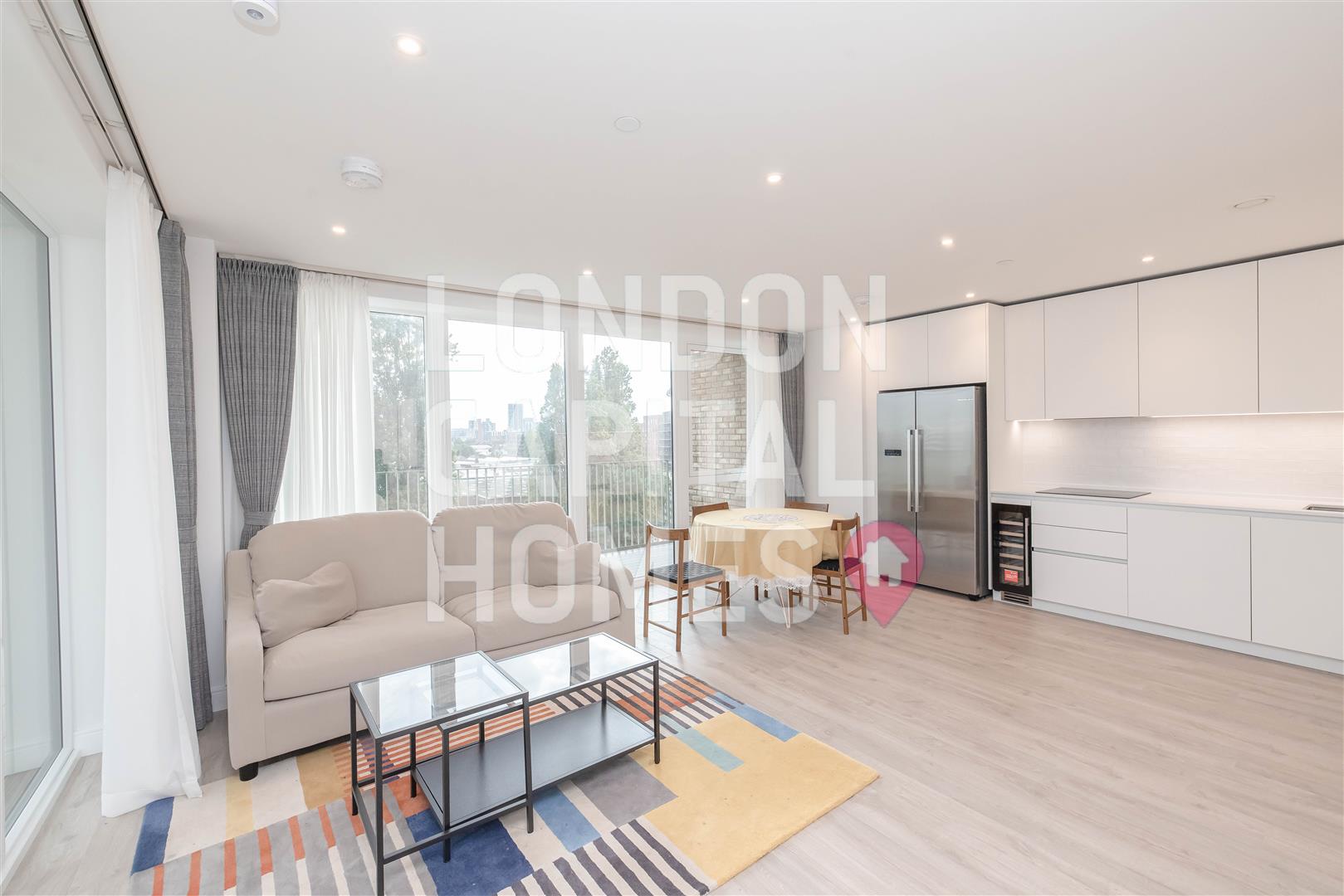 Flat Beresford Avenue in Greater London