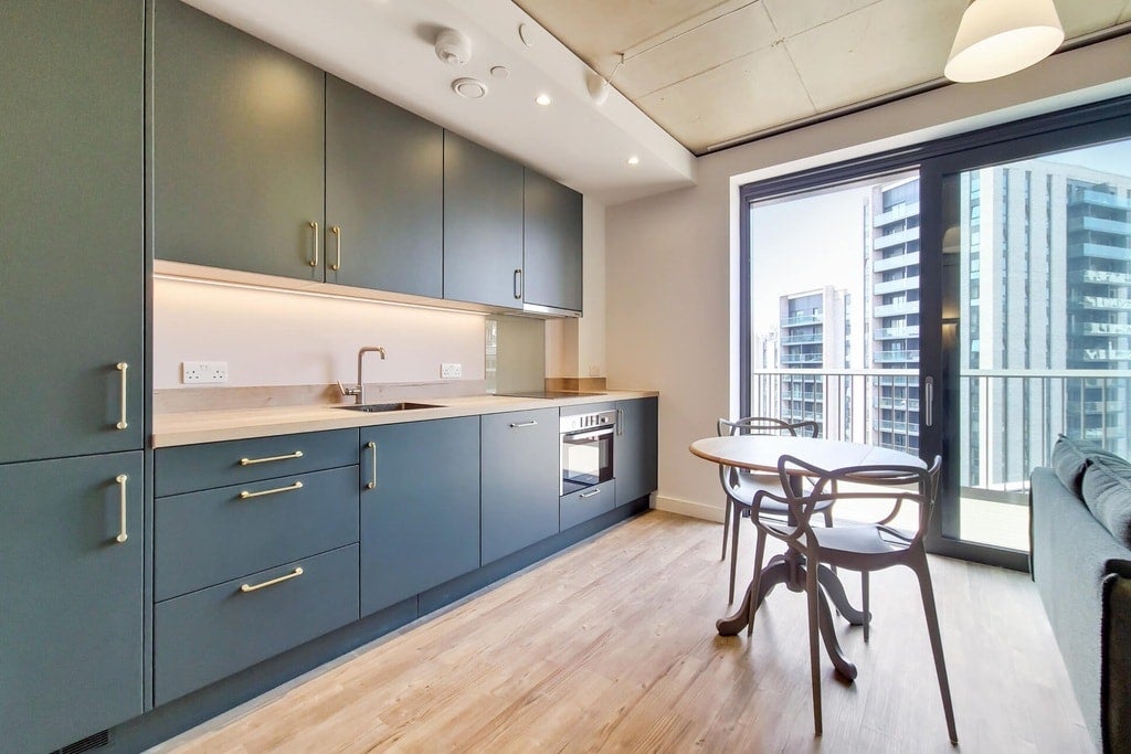Flat First Way in Greater London