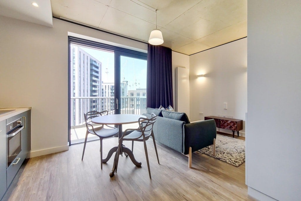 Flat First Way in Greater London