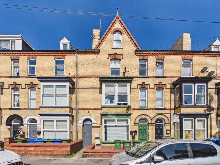 Flat Windsor Crescent in Bridlington
