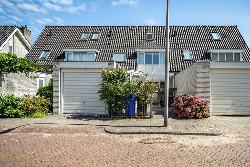 Huis Abel Tasmanplantsoen 15 in Voorschoten