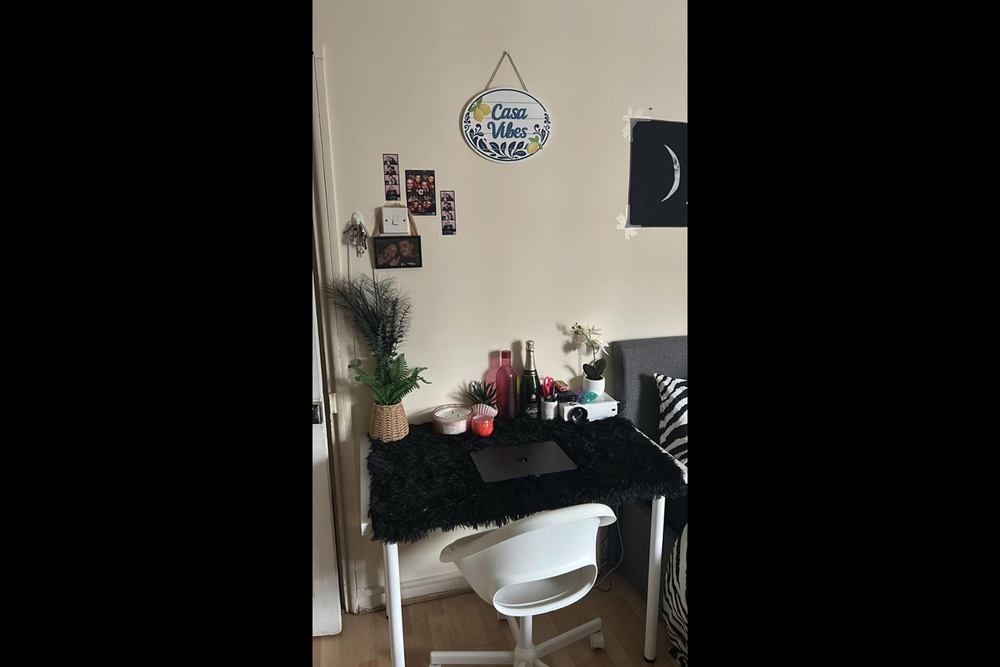 Room Macfarlane Road in Greater London