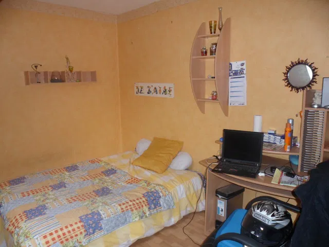 Chambre Rue Legrand à Saint-Cyr-sur-Morin