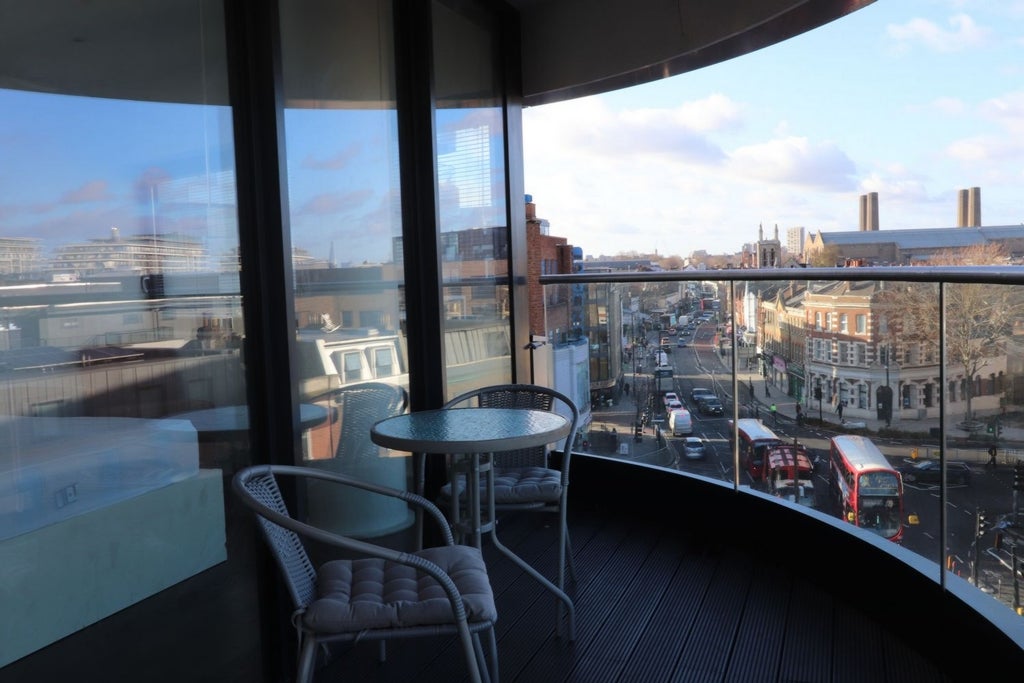 Room Globe Road in Greater London