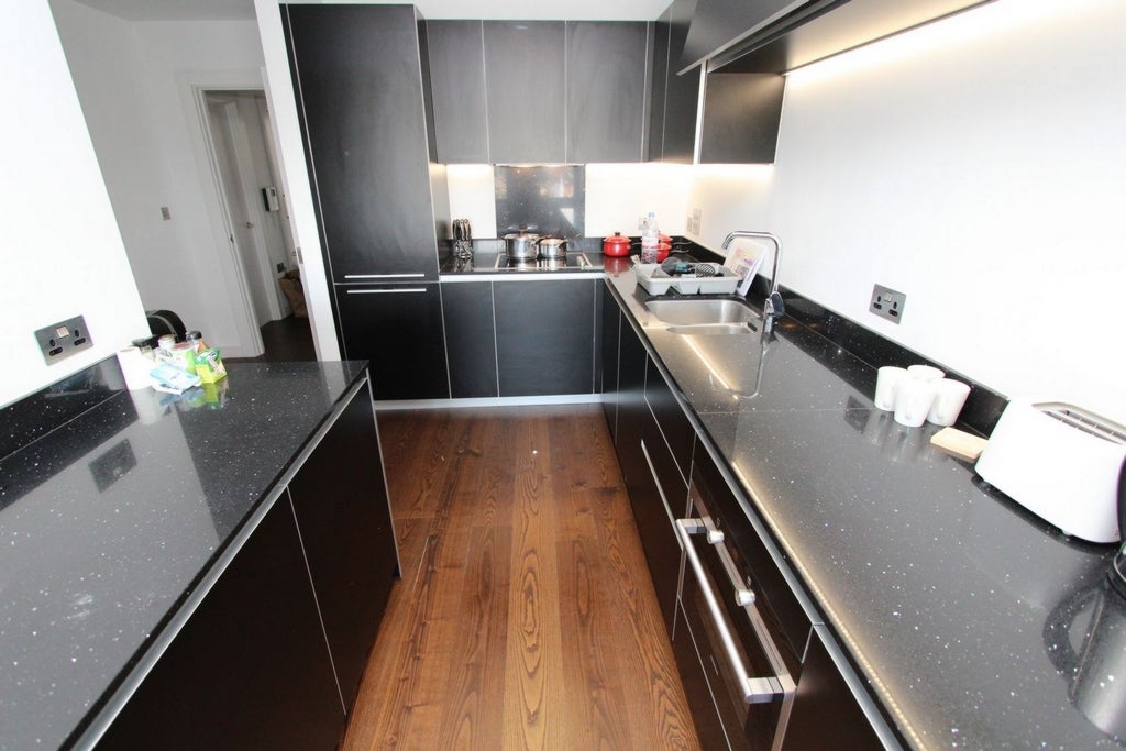 Room Globe Road in Greater London