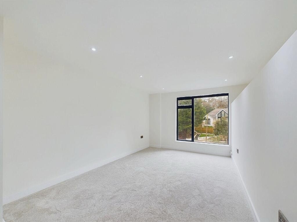 Flat Southill Road in Greater London