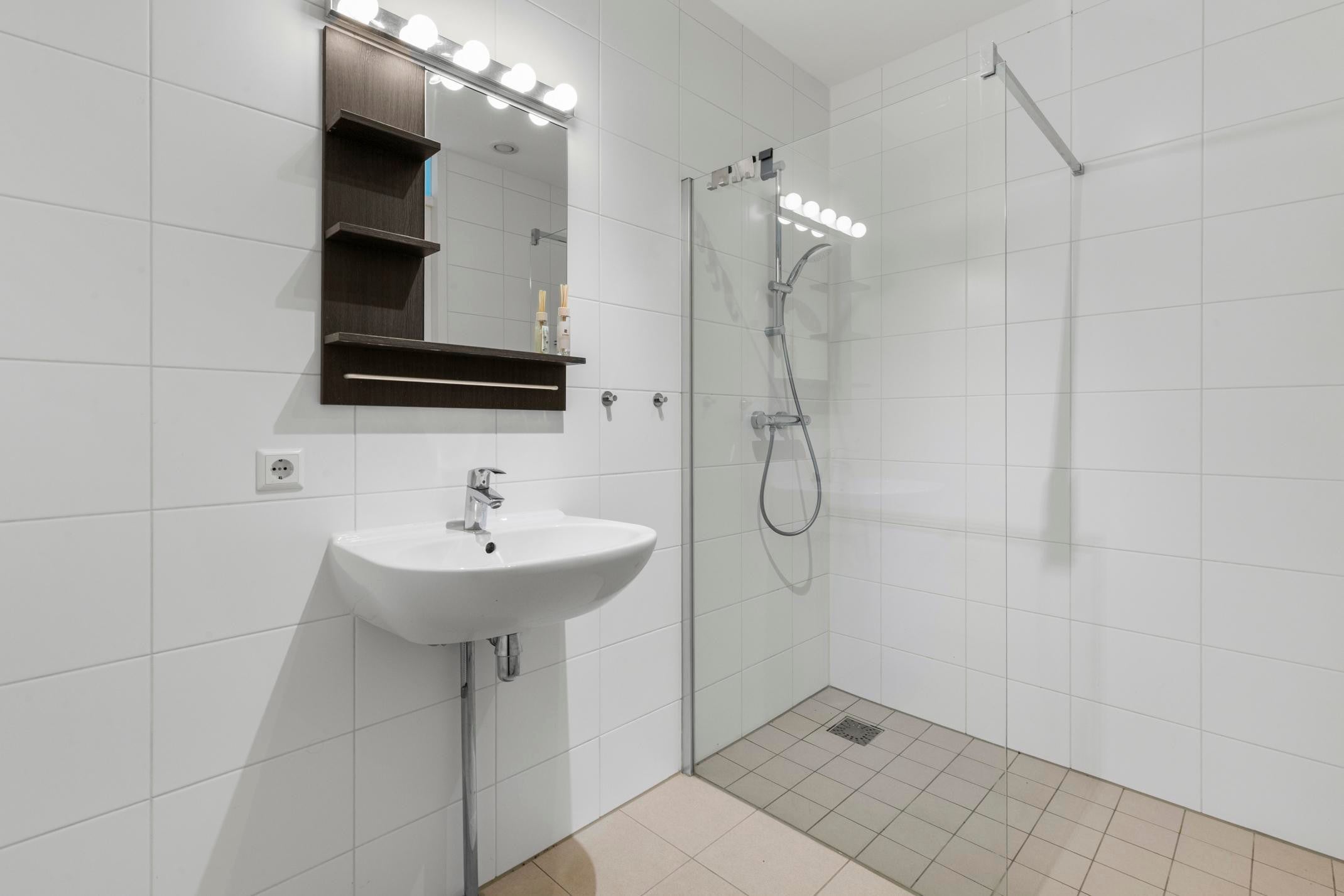 Appartement te huur: Mary van der Sluisstraat, Amsterdam