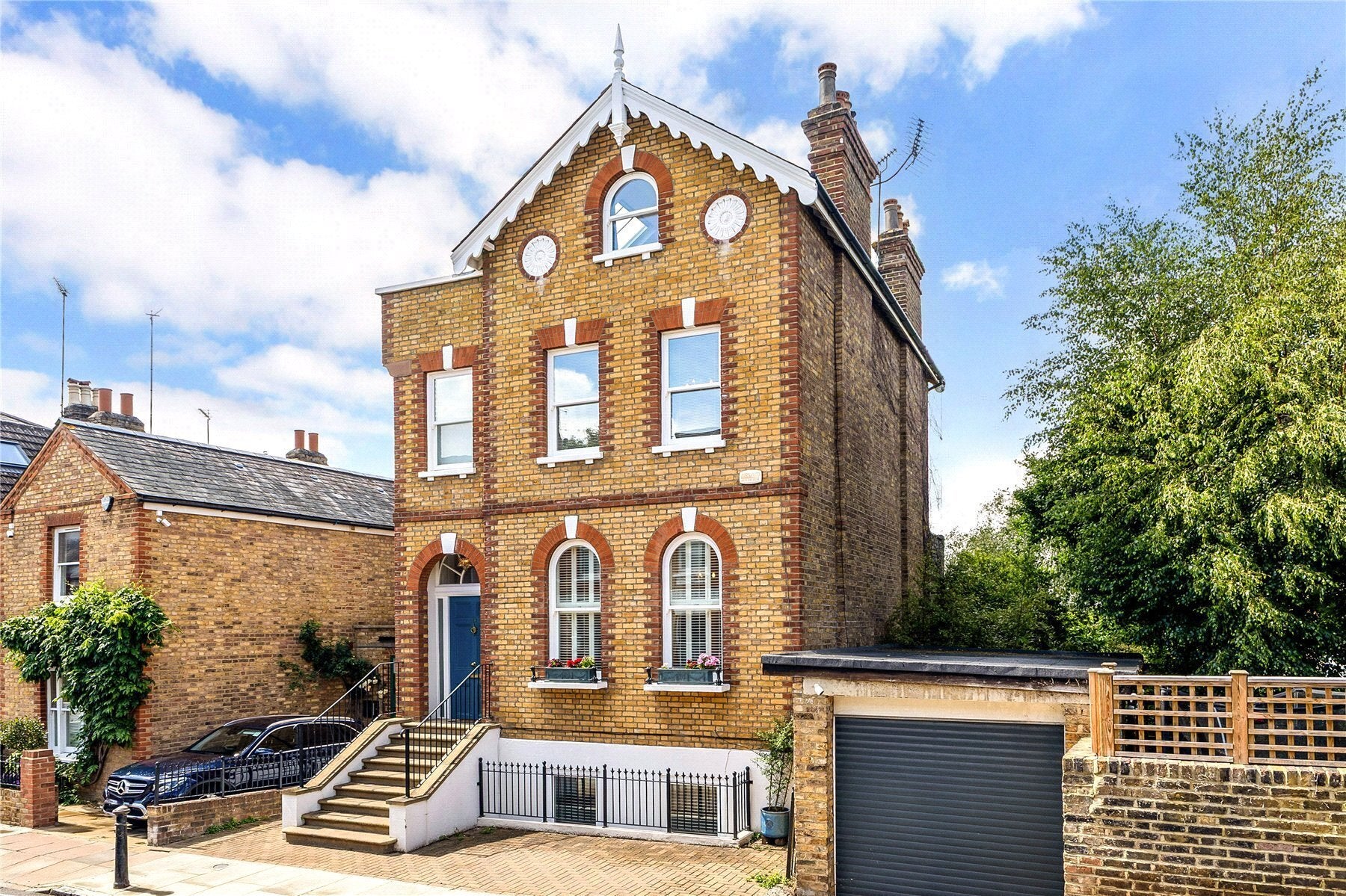 House The Vineyard in Greater London