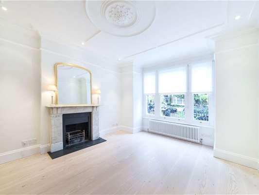 House Baronsmead Road in Greater London