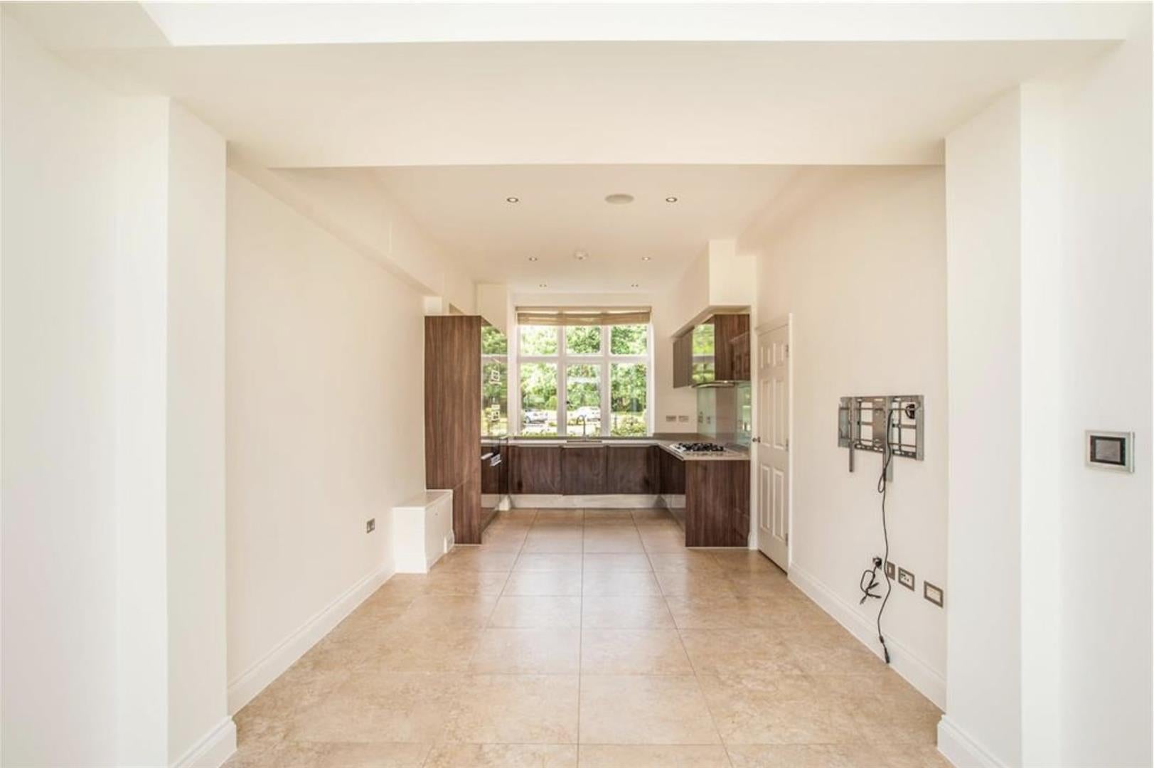 Flat Royal Connaught Drive in Hertsmere