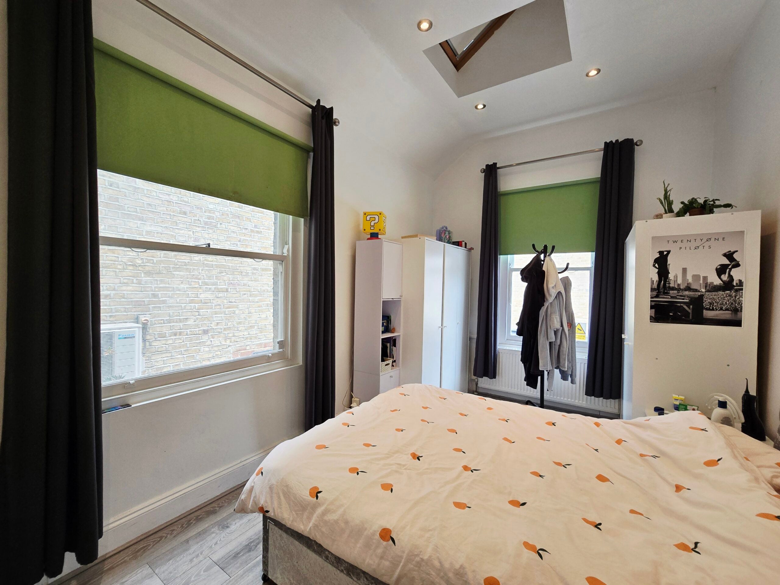 Flat Fulham Palace Road in Greater London
