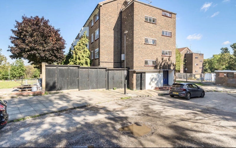 Room Wood Vale in Greater London