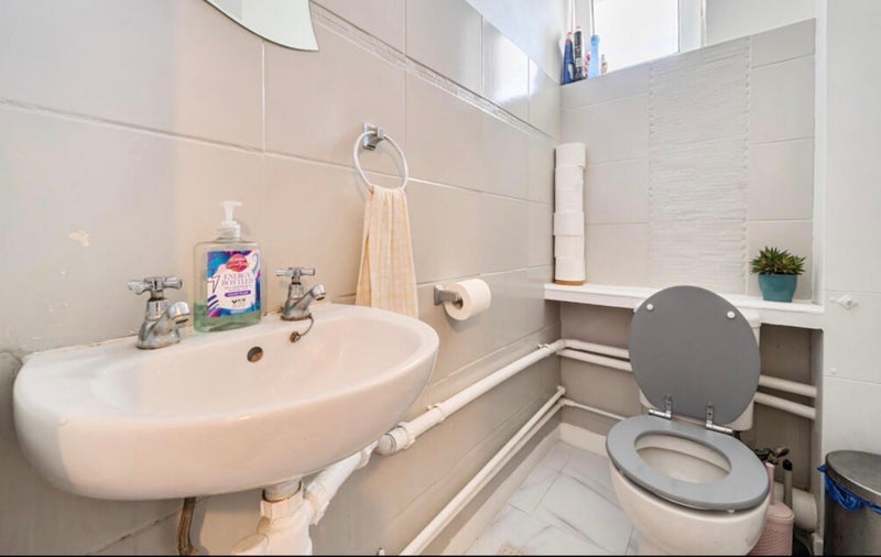 Room Wood Vale in Greater London