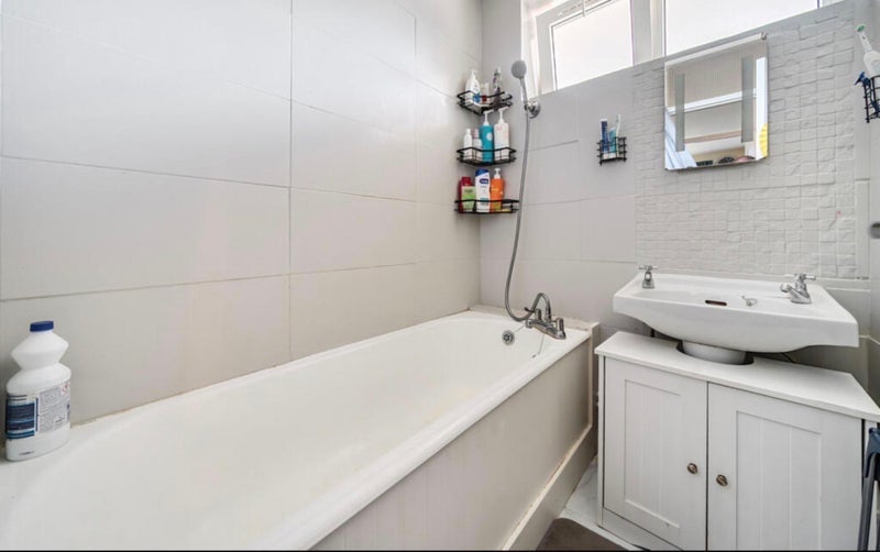 Room Wood Vale in Greater London