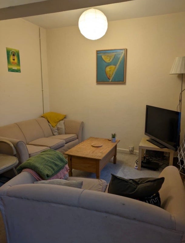 Room Eastfield Road in Bristol