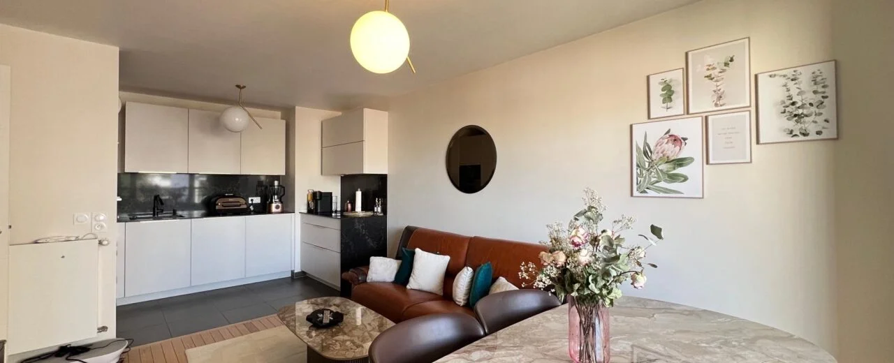 Flat Rue Benoît Malon in Suresnes