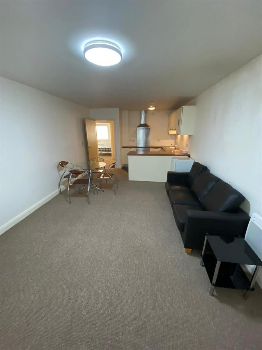 Room Denmark Road in Manchester