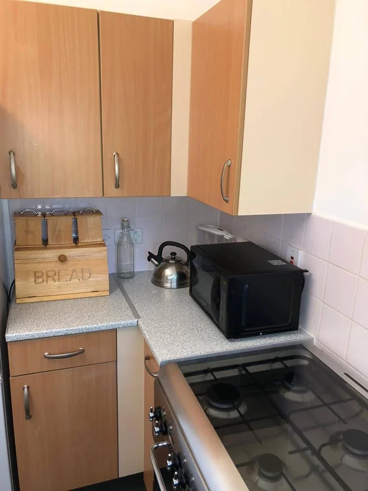 Flat Gloucester Way in Greater London