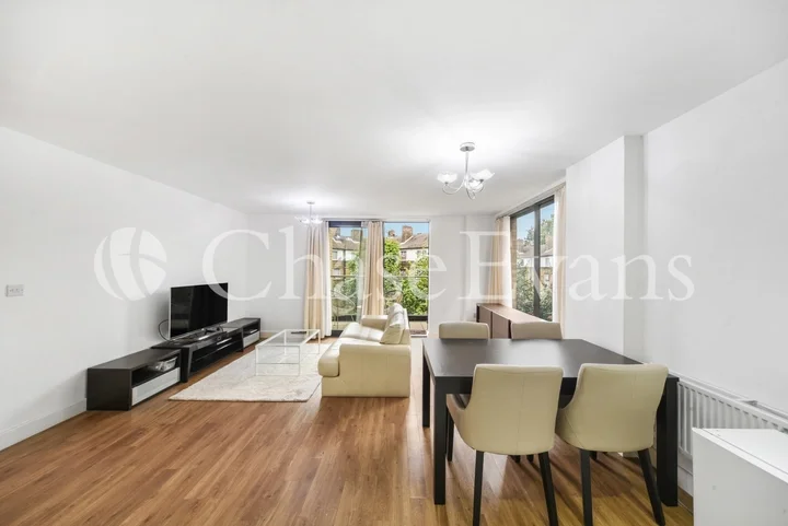 Flat Renforth Street in Greater London