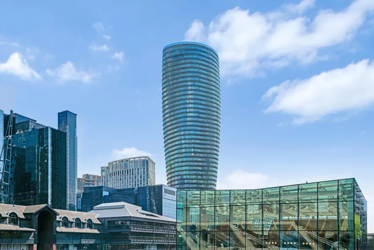 Flat Crossharbour Plaza in Greater London