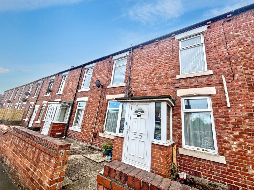Flat Mansion Court in Newsham