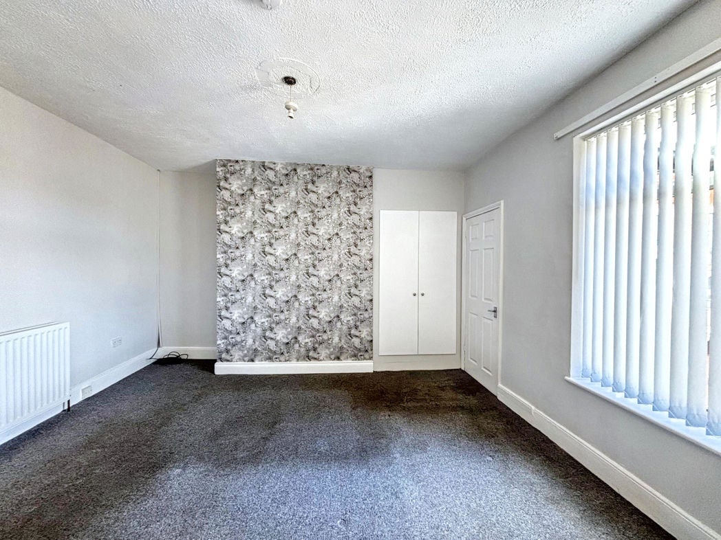 Flat Mansion Court in Newsham