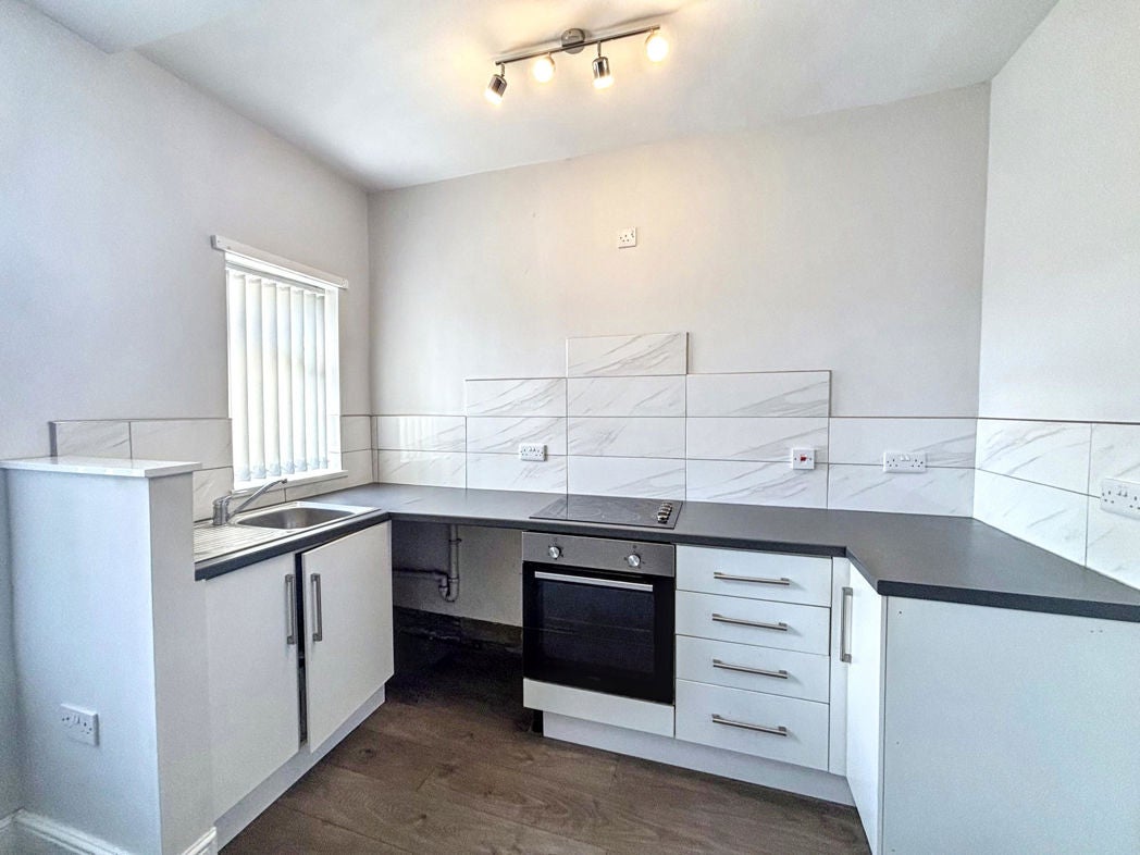 Flat Mansion Court in Newsham