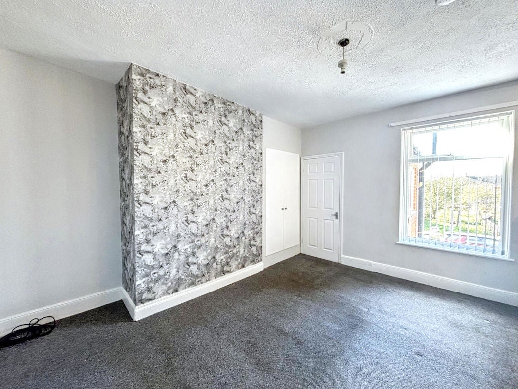 Flat Mansion Court in Newsham