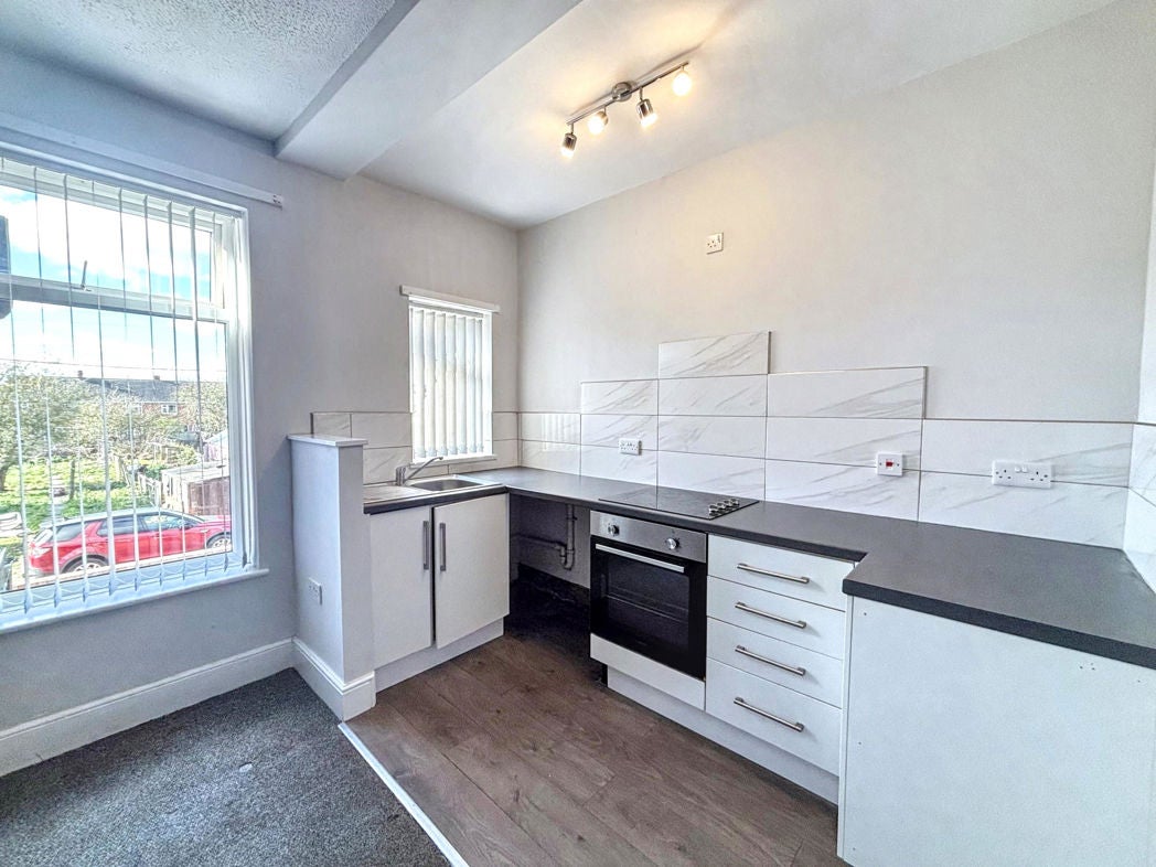 Flat Mansion Court in Newsham