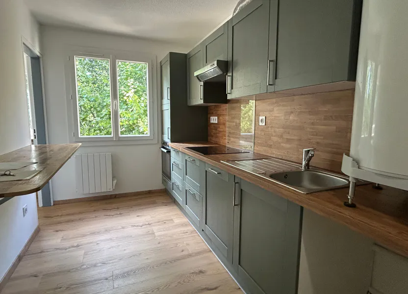 Appartement Rue Charloun Rieu à Nîmes