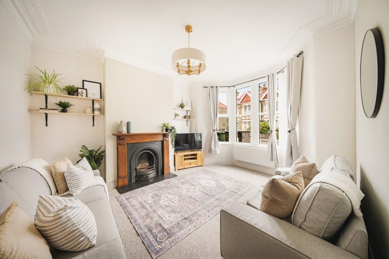 Room Downend Road in Bristol
