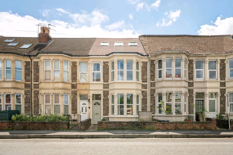 Room Downend Road in Bristol