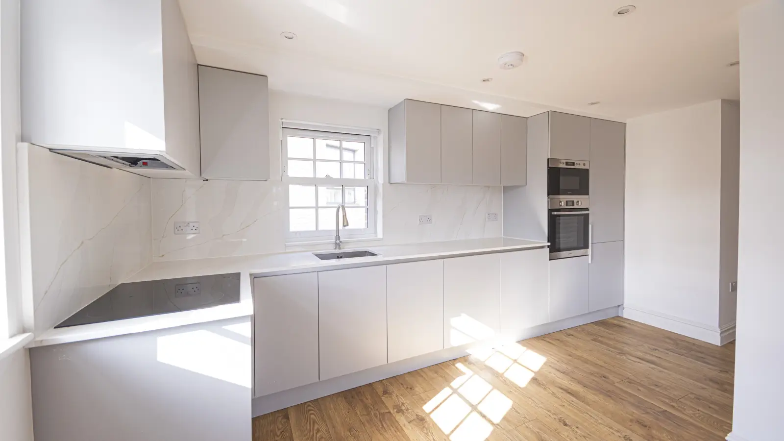 Flat Hollybush Street in Greater London