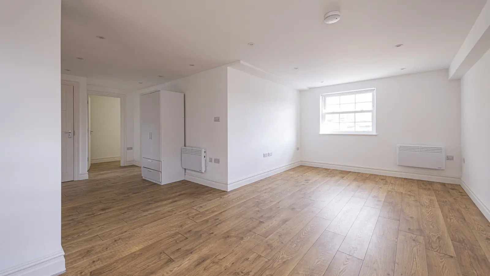 Flat Hollybush Street in Greater London