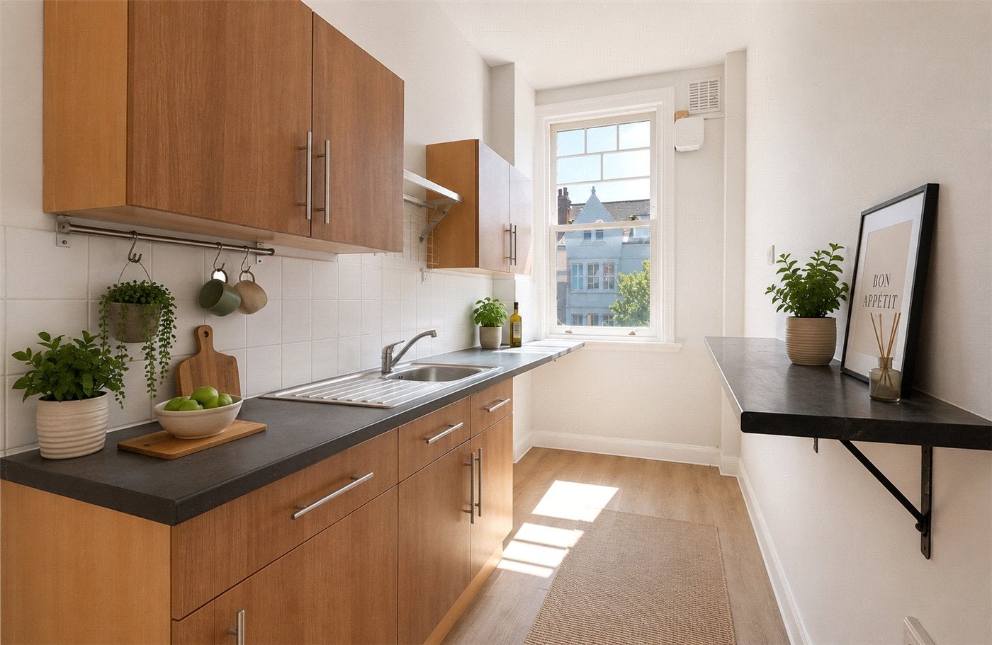 Flat Ritherdon Road in Greater London
