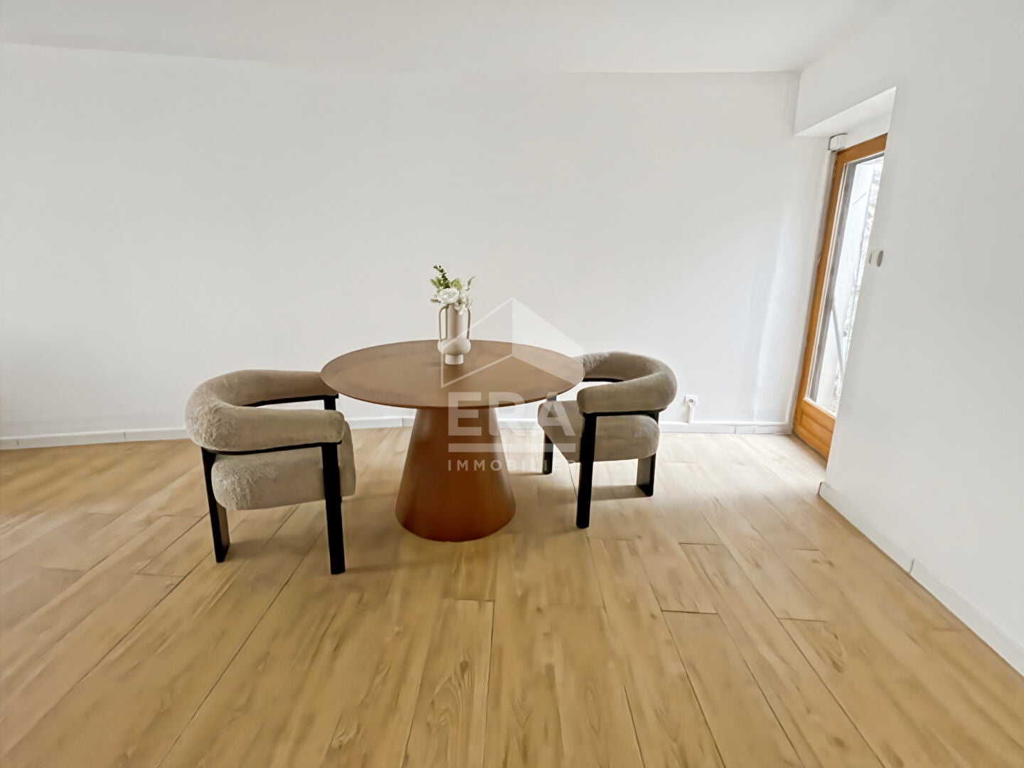Appartement Place Notre-Dame à Étampes
