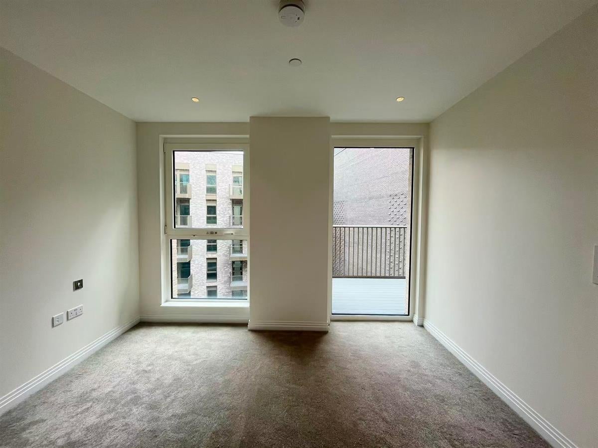 Flat Wincott Street in Greater London
