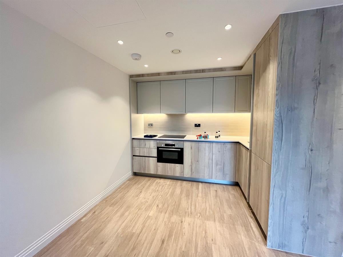 Flat Wincott Street in Greater London