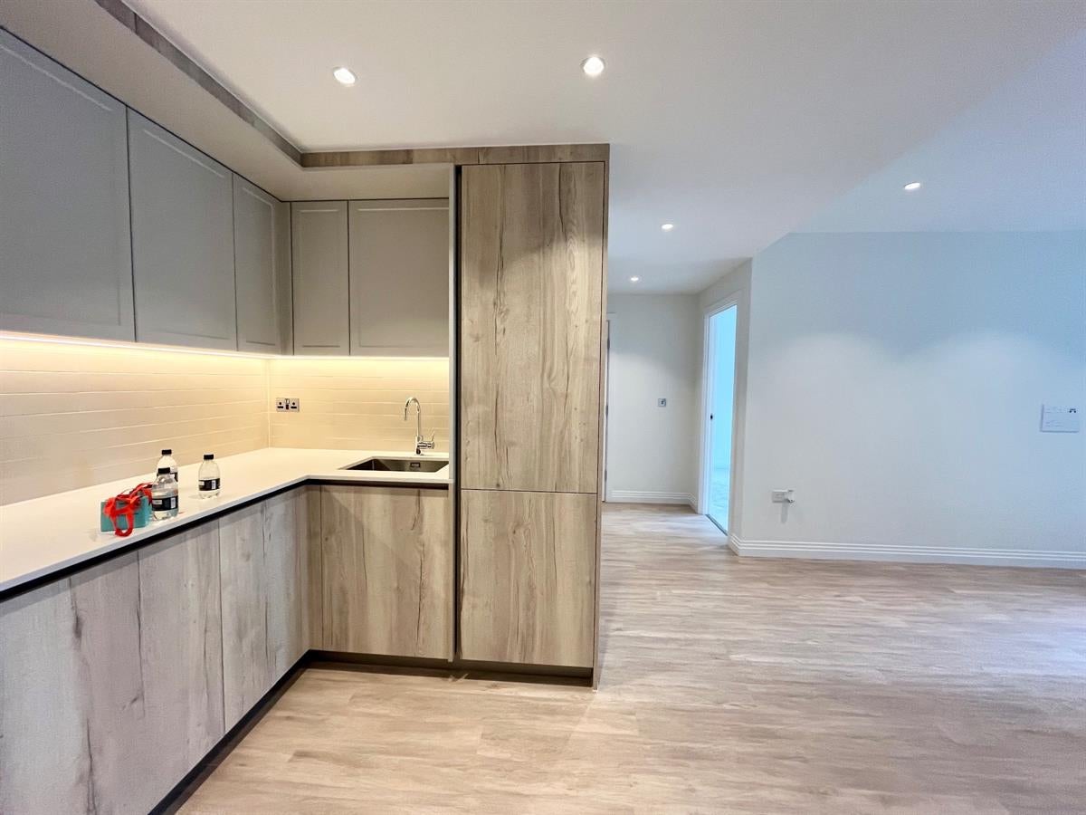 Flat Wincott Street in Greater London