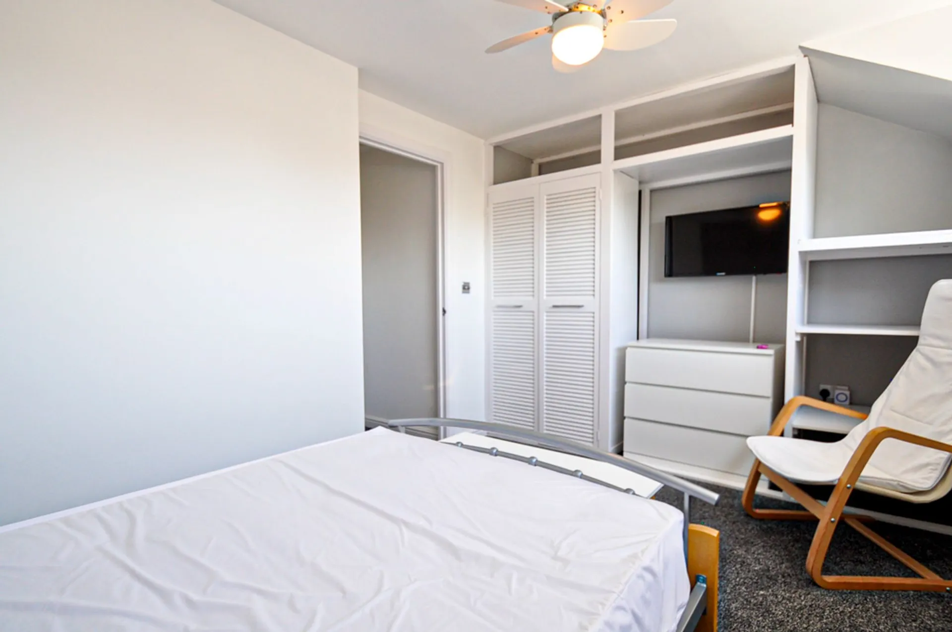 Room Argosy Way in Newport