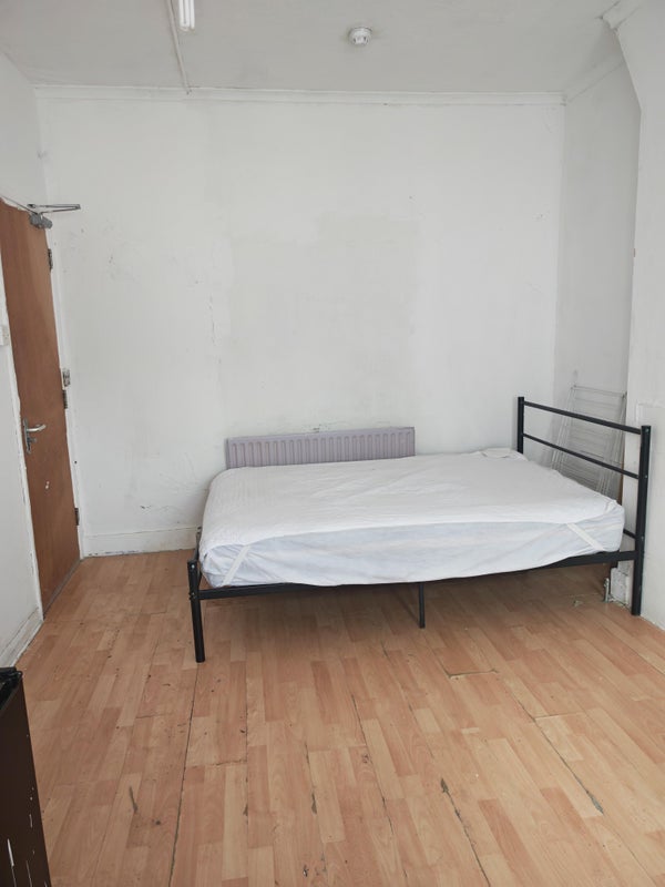 Room Staplehurst Road in Greater London