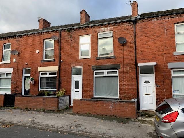 Flat Richelieu Street in Farnworth